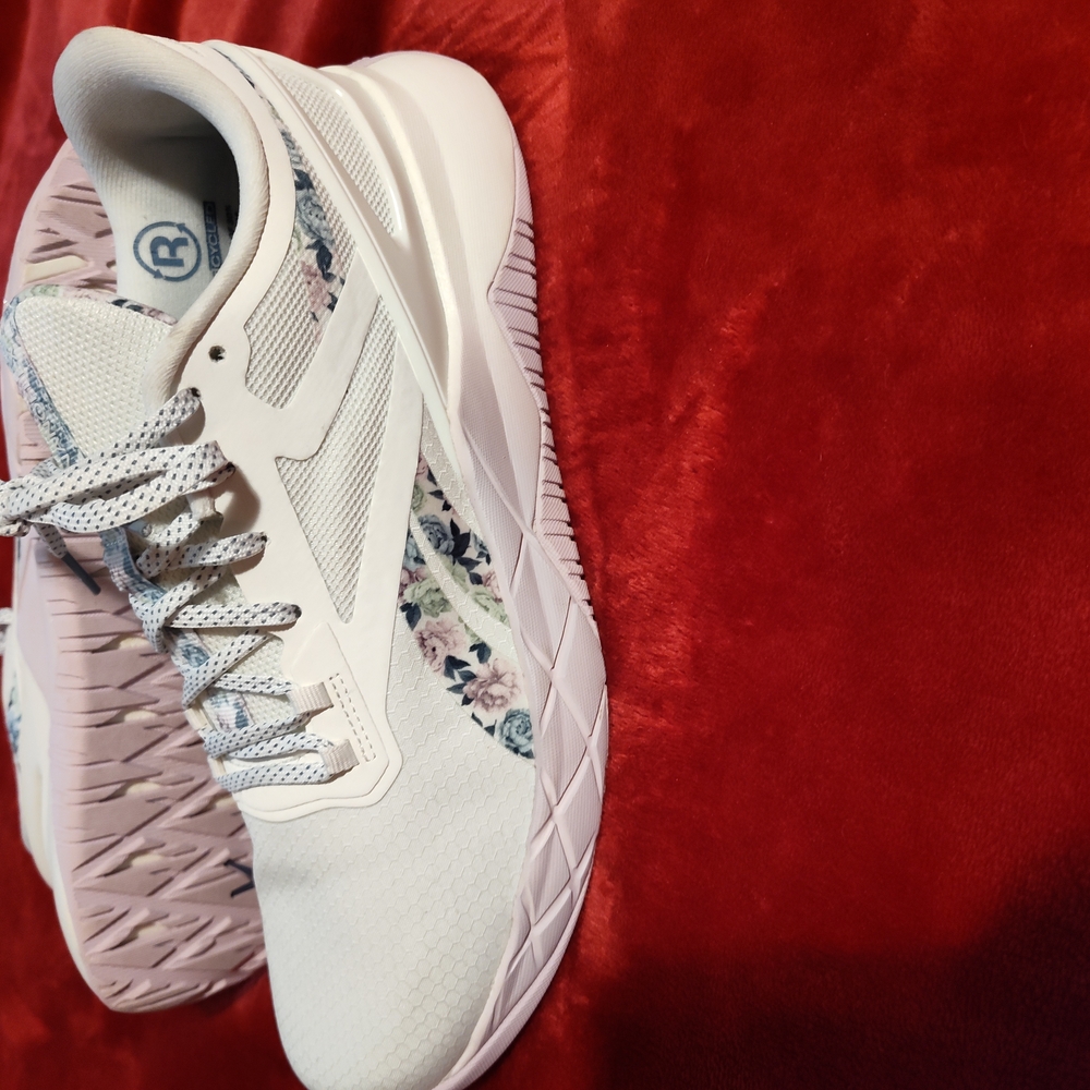 White Breathable Mesh Sneakers with Padded Tongue